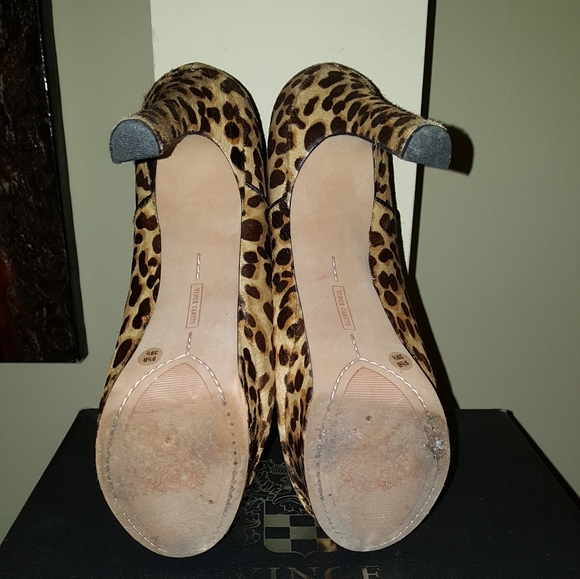 Vince Camuto Bailey Ankle Boots - Picture 5 of 7